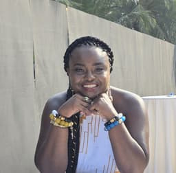 Verne (Akosua Dorowaa) Hippolyte-Smith (She/Her/Hers)